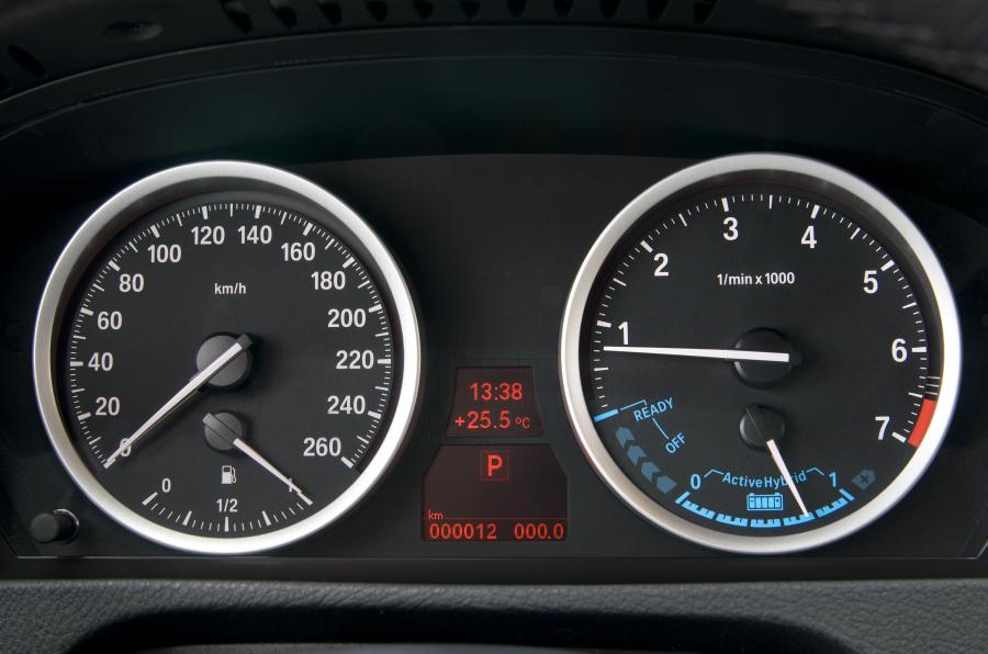  BMW X6 ActiveHybrid 2009 года  (фото 39 из 110)